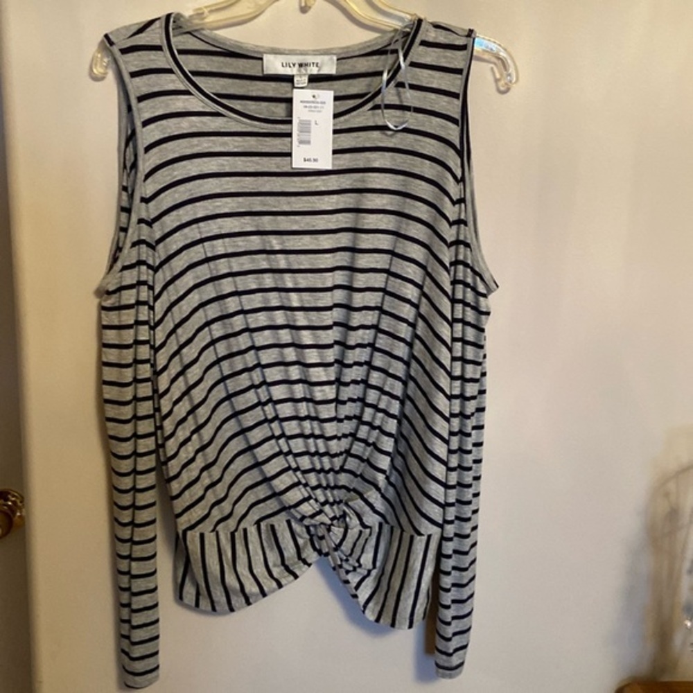 ⭐️Lily White long sleeve open shoulder tee